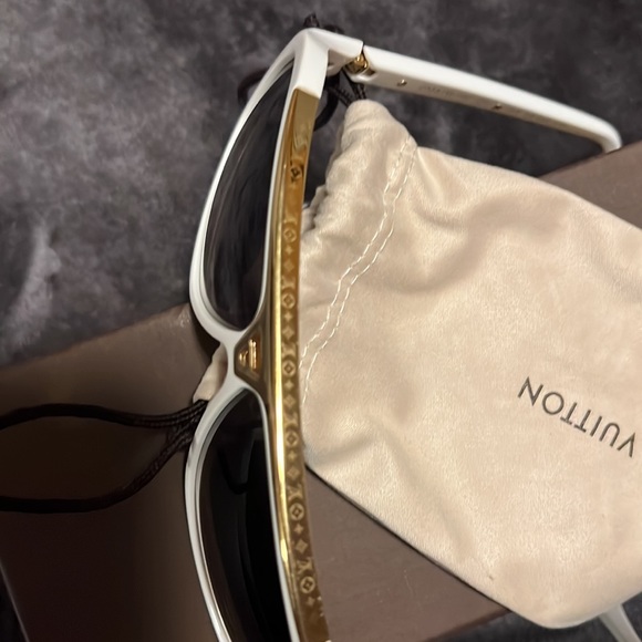 COPY - Louis Vuitton “evidence” still on the market - Picture 4 of 13